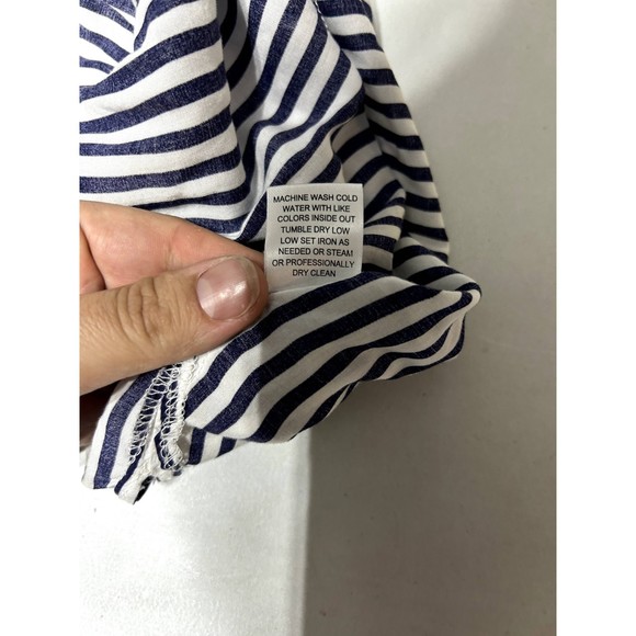 White and Navy Blue Botton Down Top - Picture 5 of 8